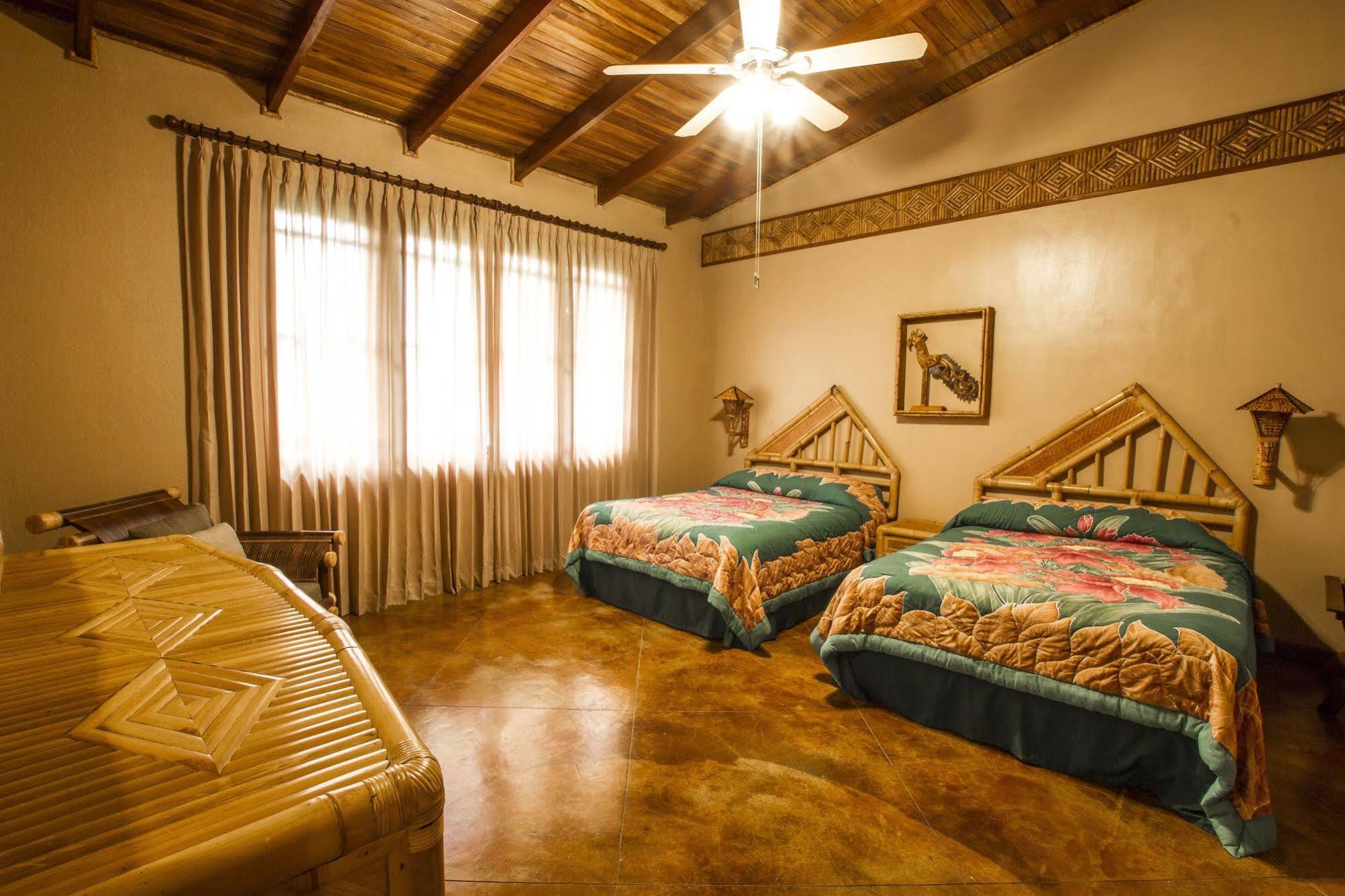 Lost Iguana Resort And Spa La Fortuna Ngoại thất bức ảnh